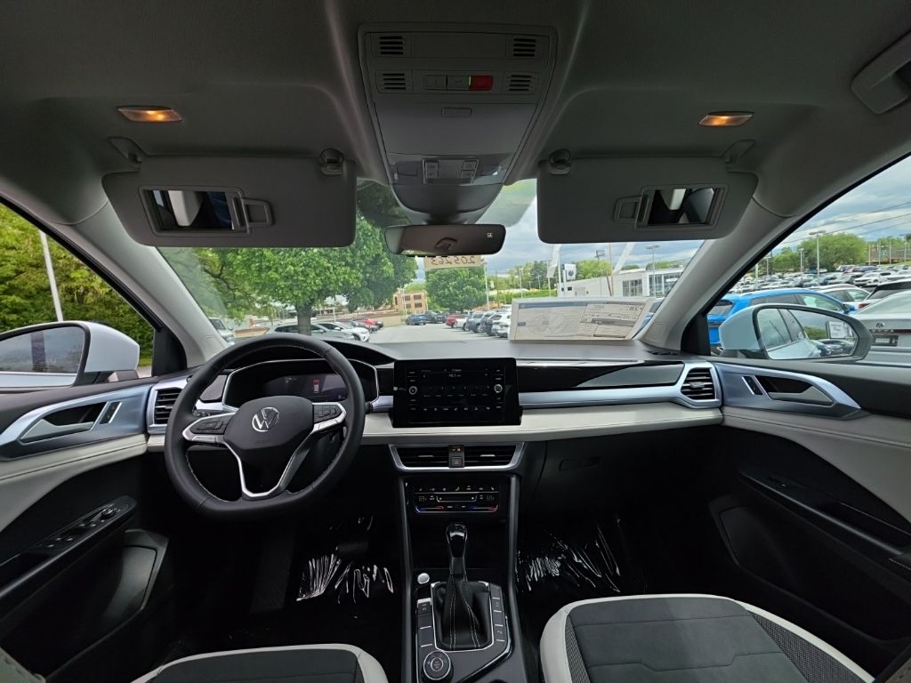 2026 Volkswagen Taos 1.5T SE Gray at Sutliff Volkswagen