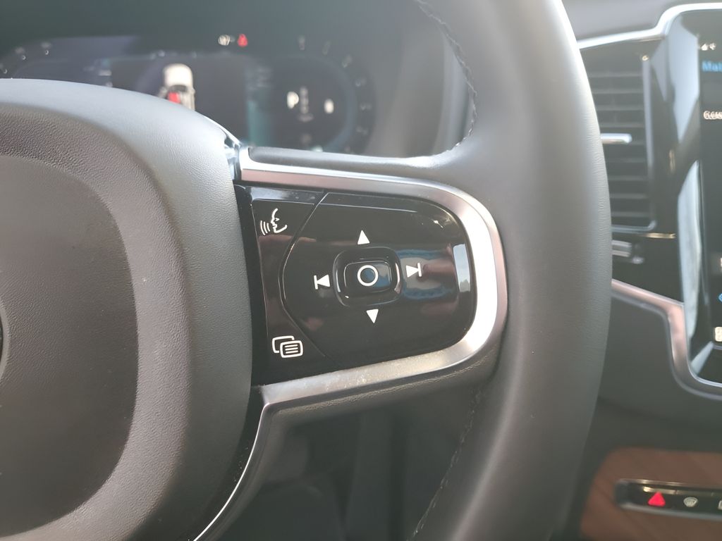 Used Car 2023 Volvo Xc90  B6 Plus 7-seater For Sale Under $40,000 In Austin, Texas