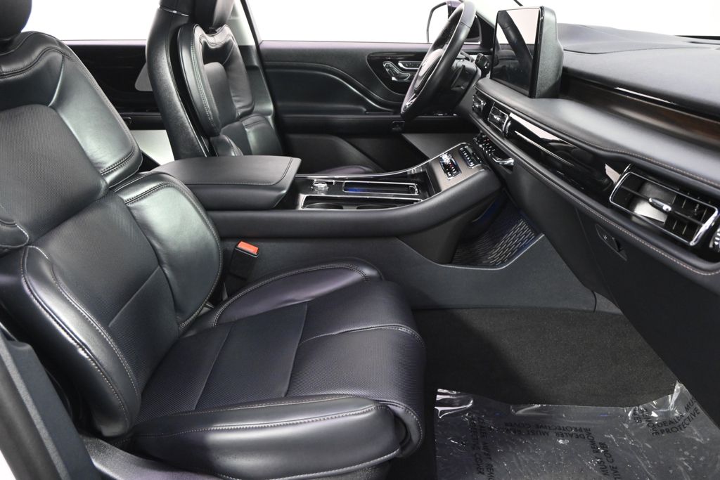 New 2026 White Lincoln Reserve image 16