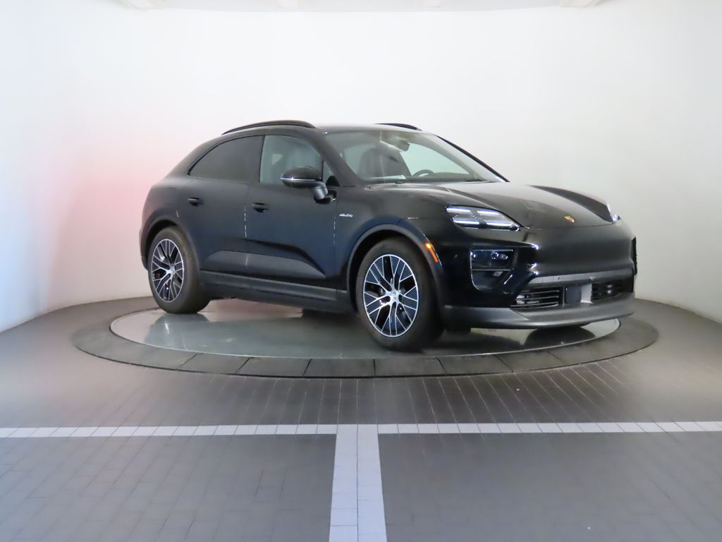 Thumbnail: 2025 Porsche Macan - 9