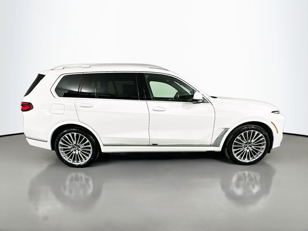 Thumbnail: 2026 BMW X7 - 4
