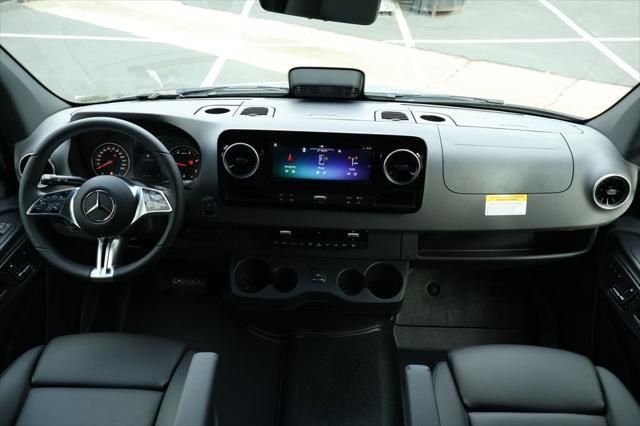 Thumbnail: 2026 Mercedes-Benz Sprinter - 4