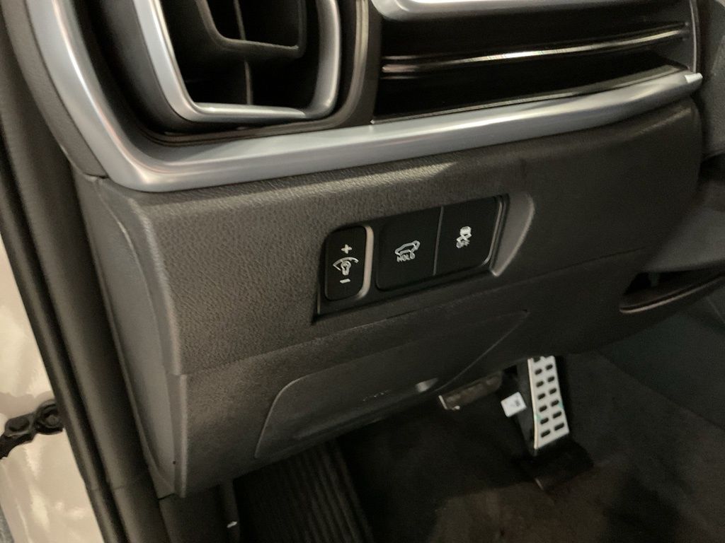 New 2026 White Kia X-Line SX Prestige image 12