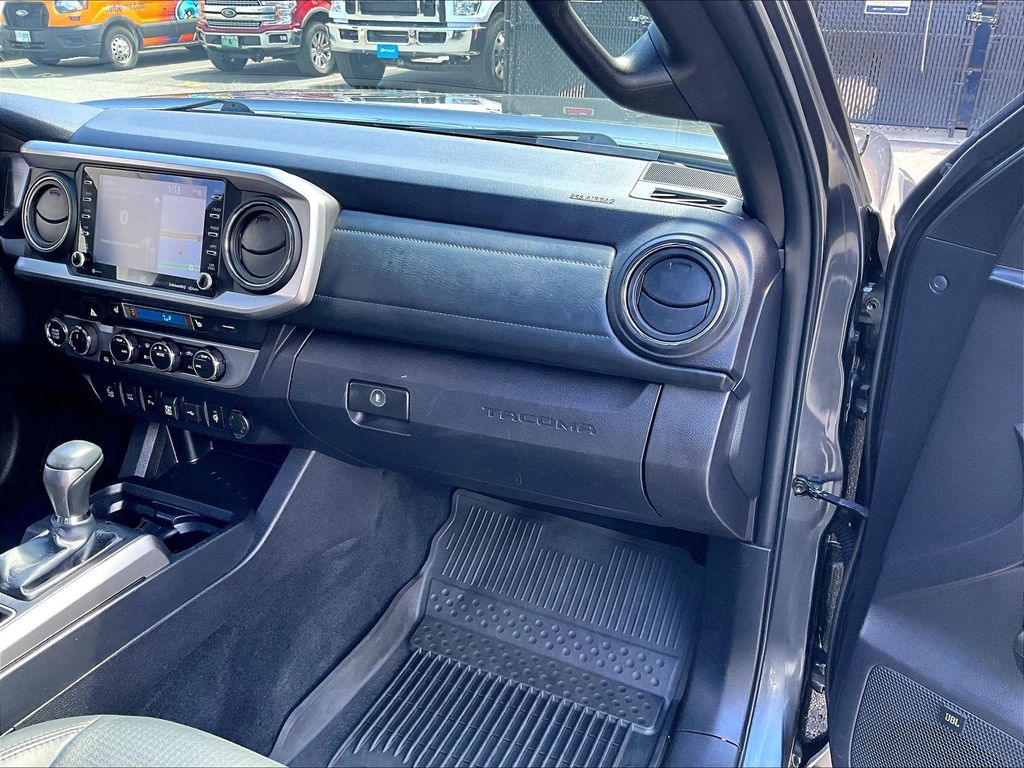 2022 Toyota Tacoma — photo 17