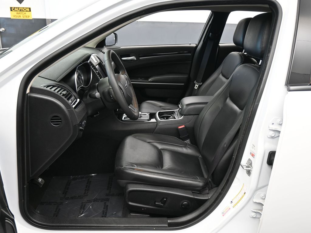 Used 2023 Bright White Clearcoat Chrysler Touring image 11