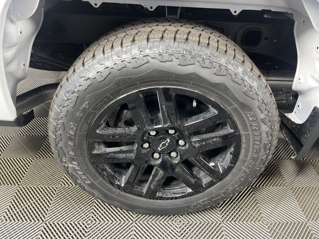 Thumbnail: 2026 Chevrolet Silverado 1500 - 17
