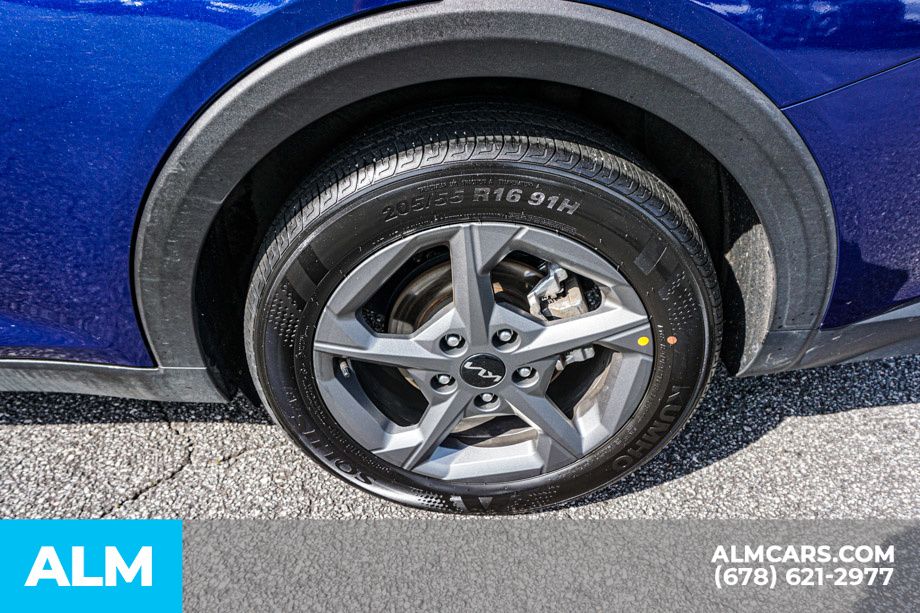 2025 Kia K4 LXS - Photo 17