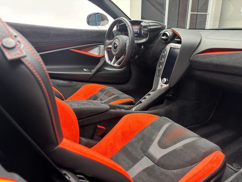 2024 McLaren 750S
