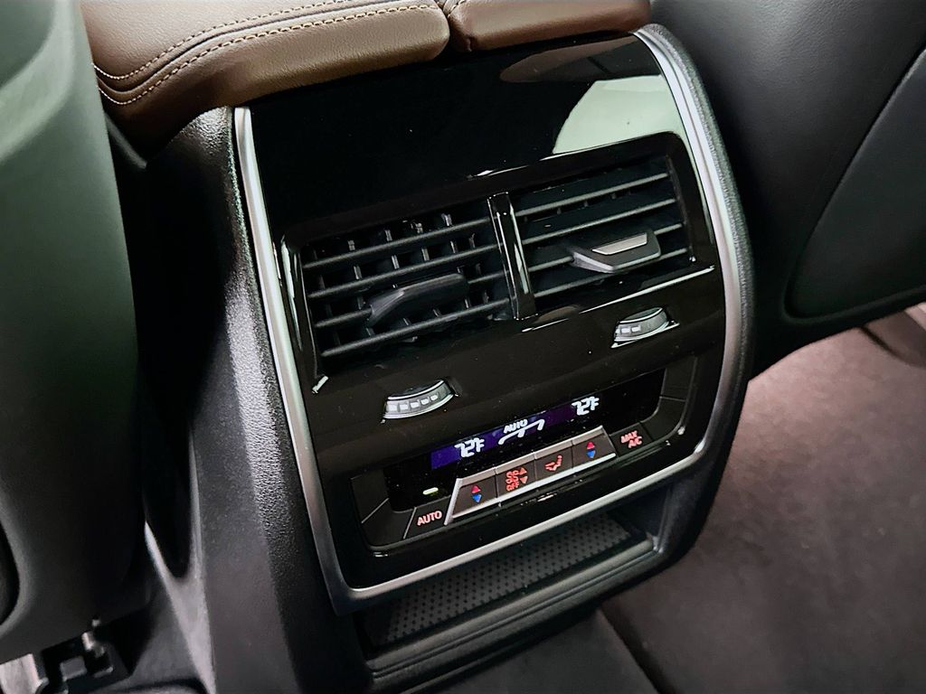 Thumbnail: 2026 BMW X5 - 18