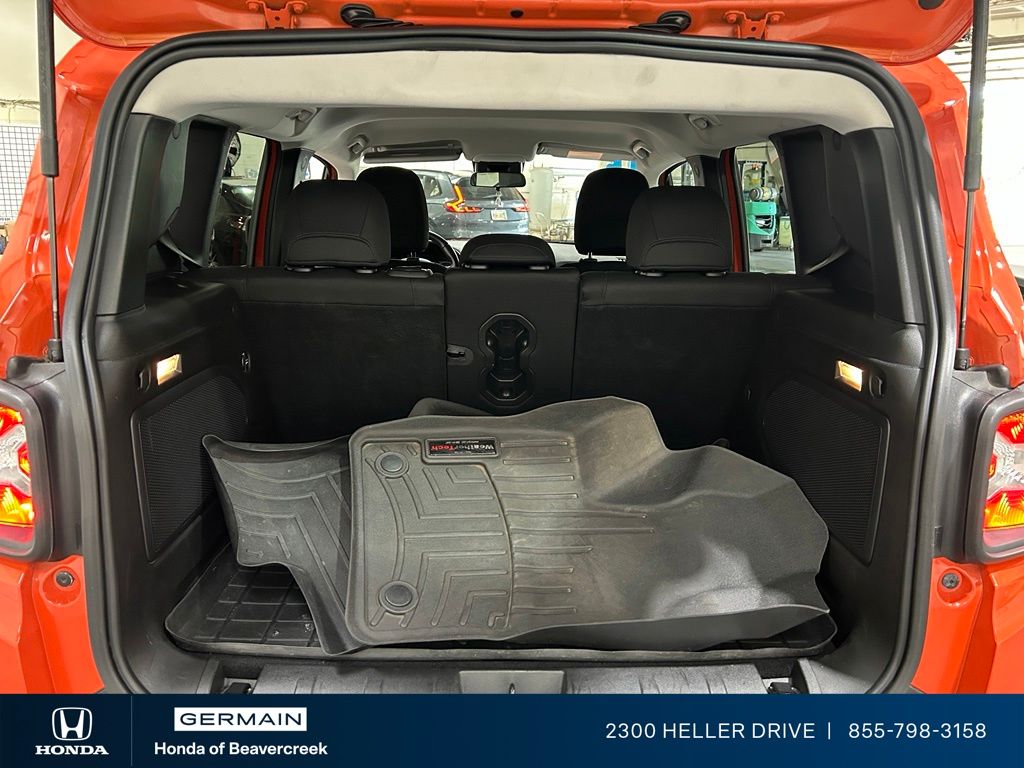 Used 2015 Orange Jeep Latitude image 29