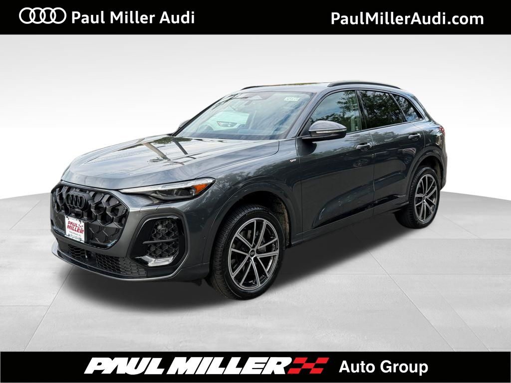 Daytona Gray Pearl Effect 2026 Audi Q5 SUV / Crossover All-Wheel Drive 7-Speed Automatic