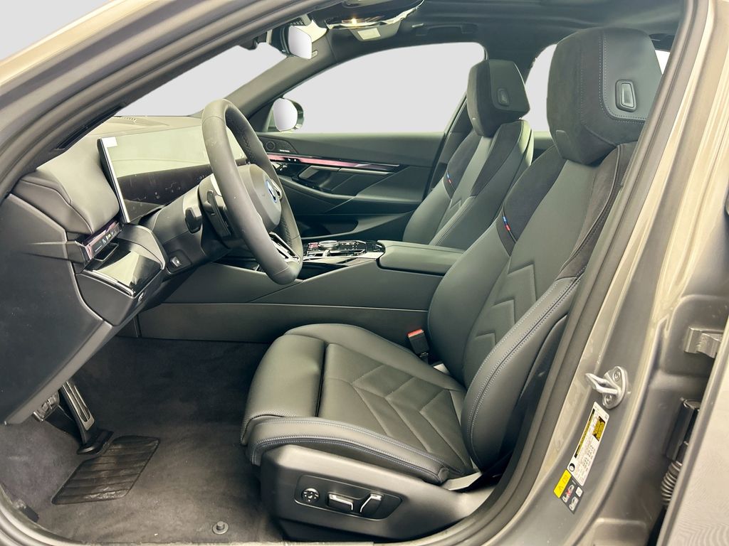 Thumbnail: 2026 BMW i5 - 18