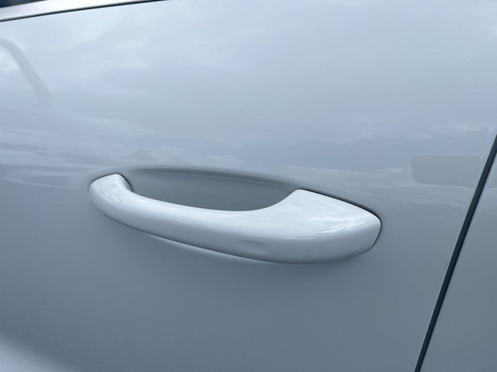 Thumbnail: 2017 Porsche Macan - 18