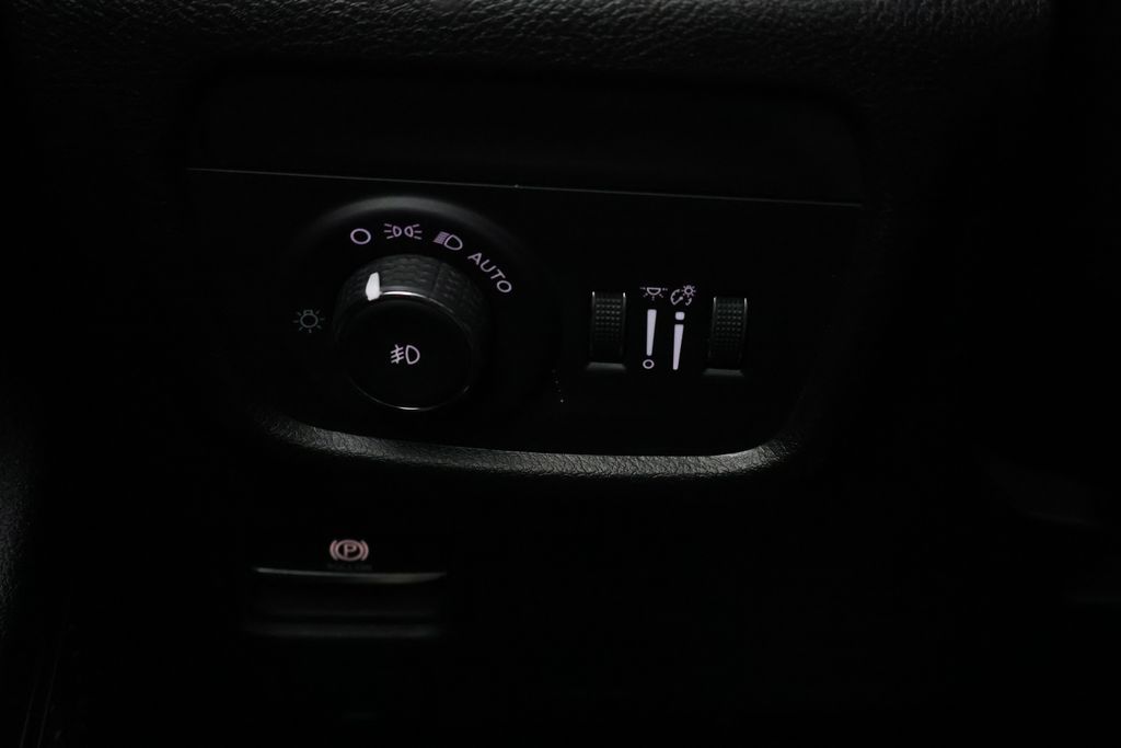 Thumbnail: 2024 Jeep Grand Cherokee L - 32