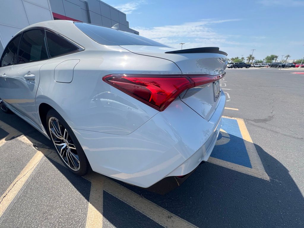 Thumbnail: 2022 Toyota Avalon - 22
