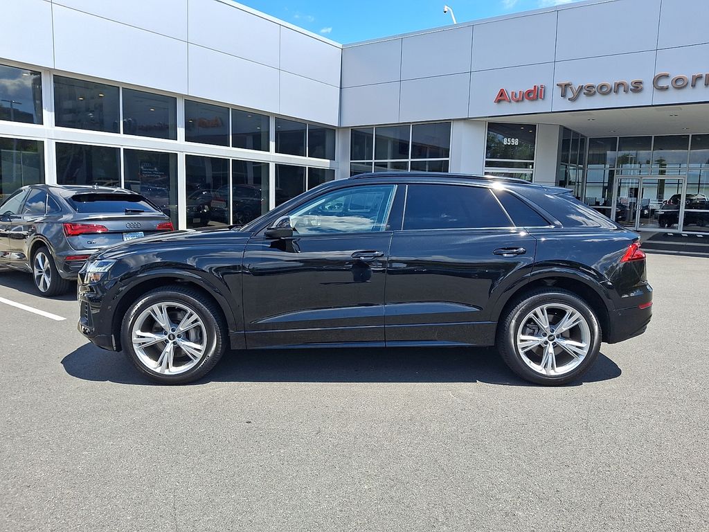 Thumbnail: 2023 Audi Q8 - 7