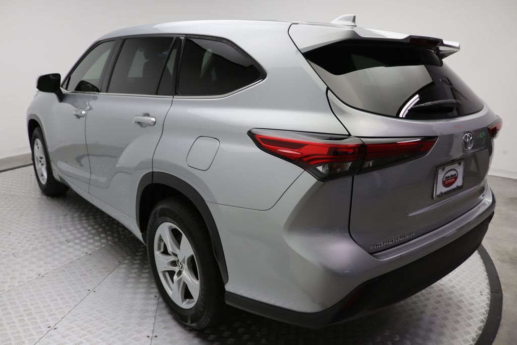 Thumbnail: 2021 Toyota Highlander - 11