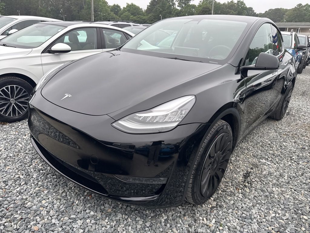 2022 Tesla Model Y Long Range Dual Motor All-Wheel Drive's photo