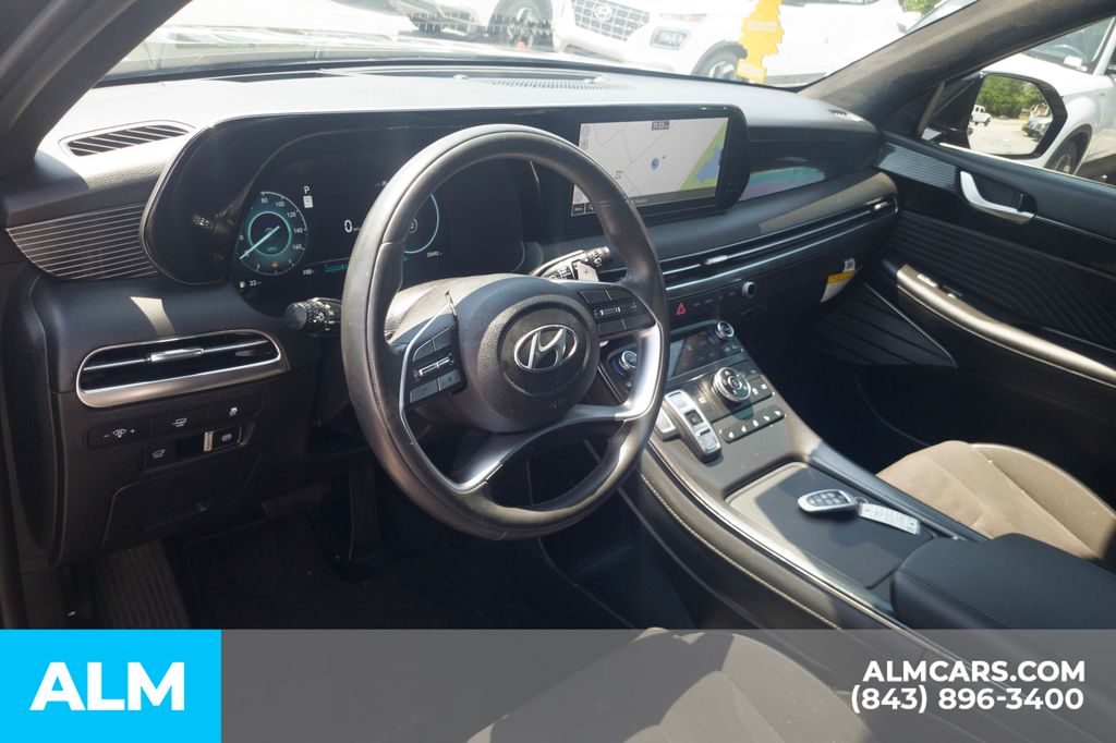 Used 2025 Black Hyundai Calligraphy Night Edition image 5