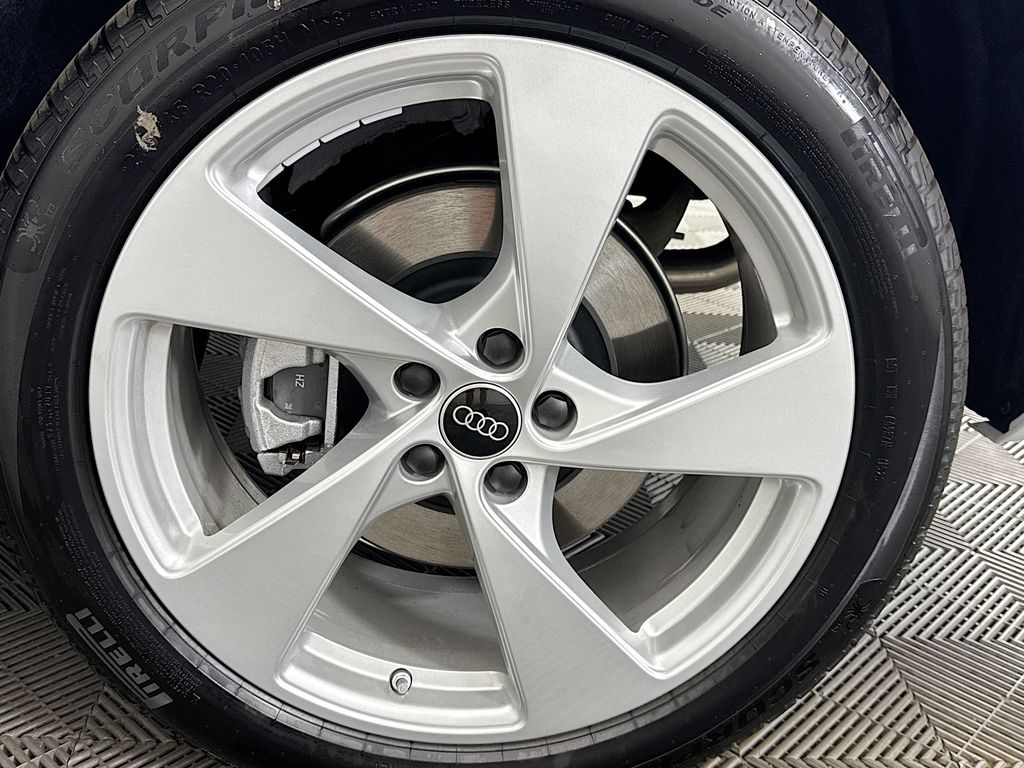 Thumbnail: 2025 Audi Q5 - 30