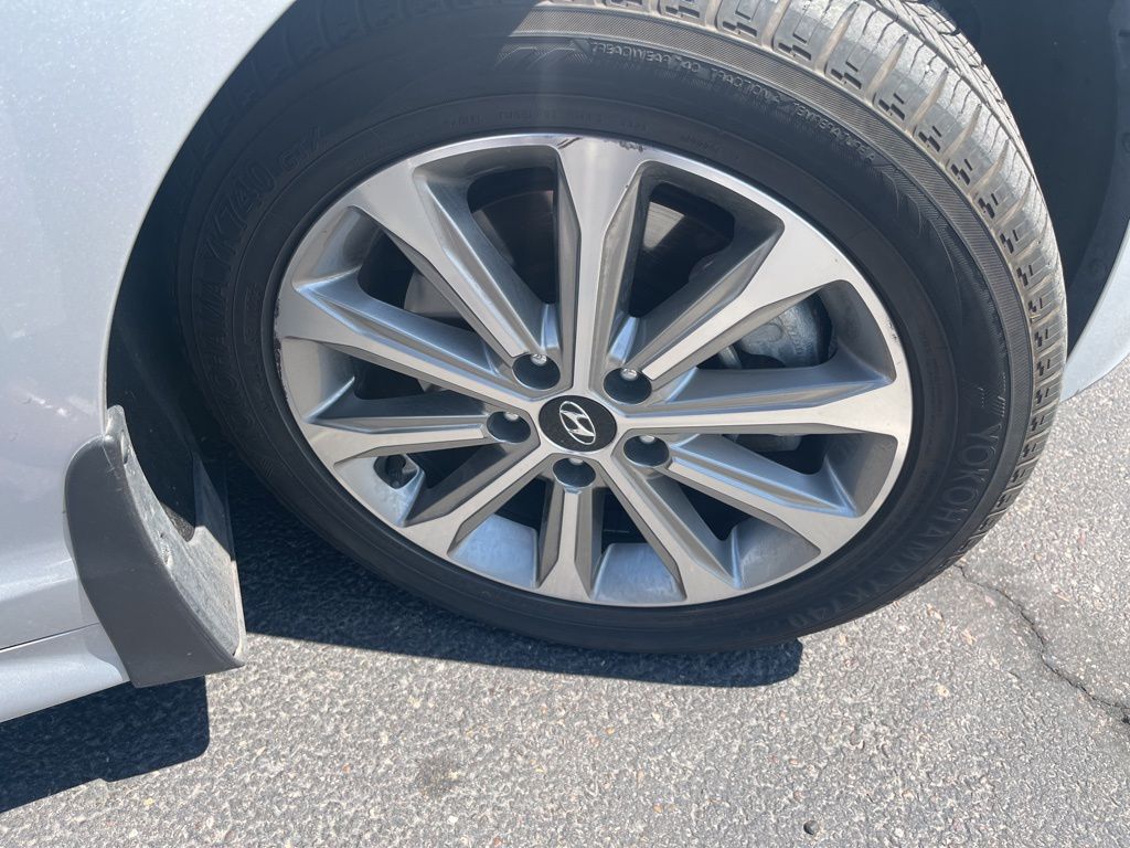 2016 Hyundai Sonata Limited 11