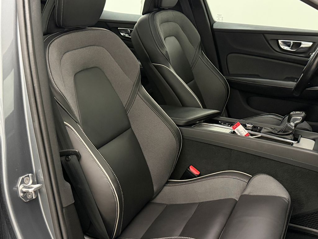 Thumbnail: 2021 Volvo S60 - 12