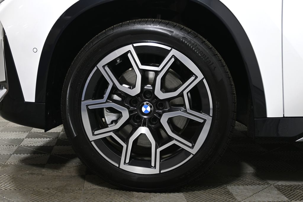 Thumbnail: 2026 BMW X1 - 12