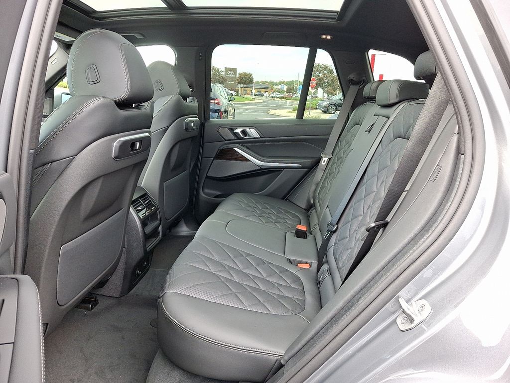 Thumbnail: 2026 BMW X5 - 5