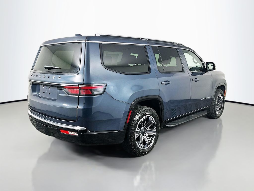 Used 2023 Gray Jeep Base image 7