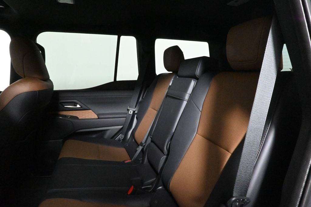 Thumbnail: 2025 Lexus GX - 32
