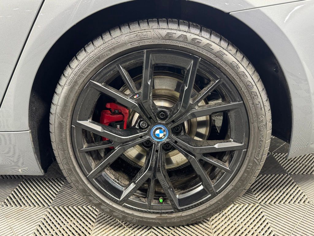 Thumbnail: 2023 BMW 5 Series - 11