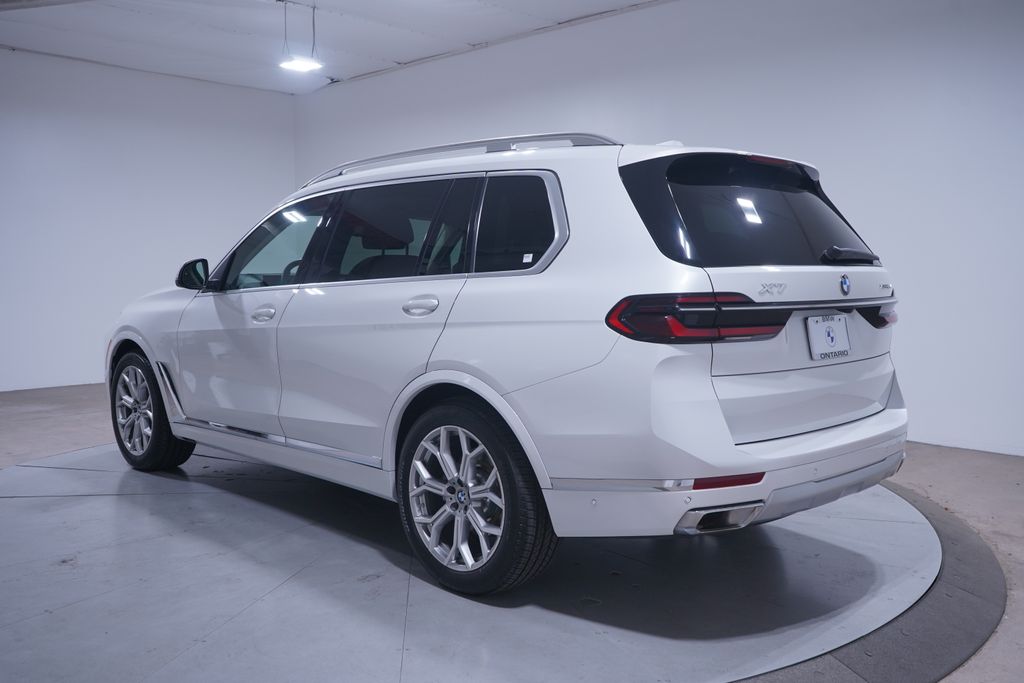 2023 BMW X7 xDrive40i 3