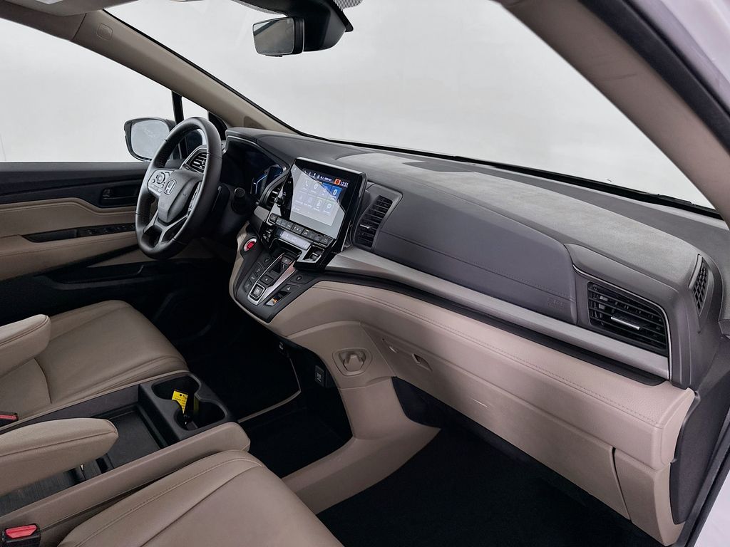 Thumbnail: 2022 Honda Odyssey - 30