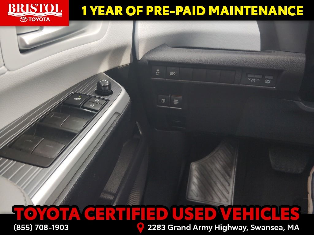 Used 2025 Toyota Sienna Van