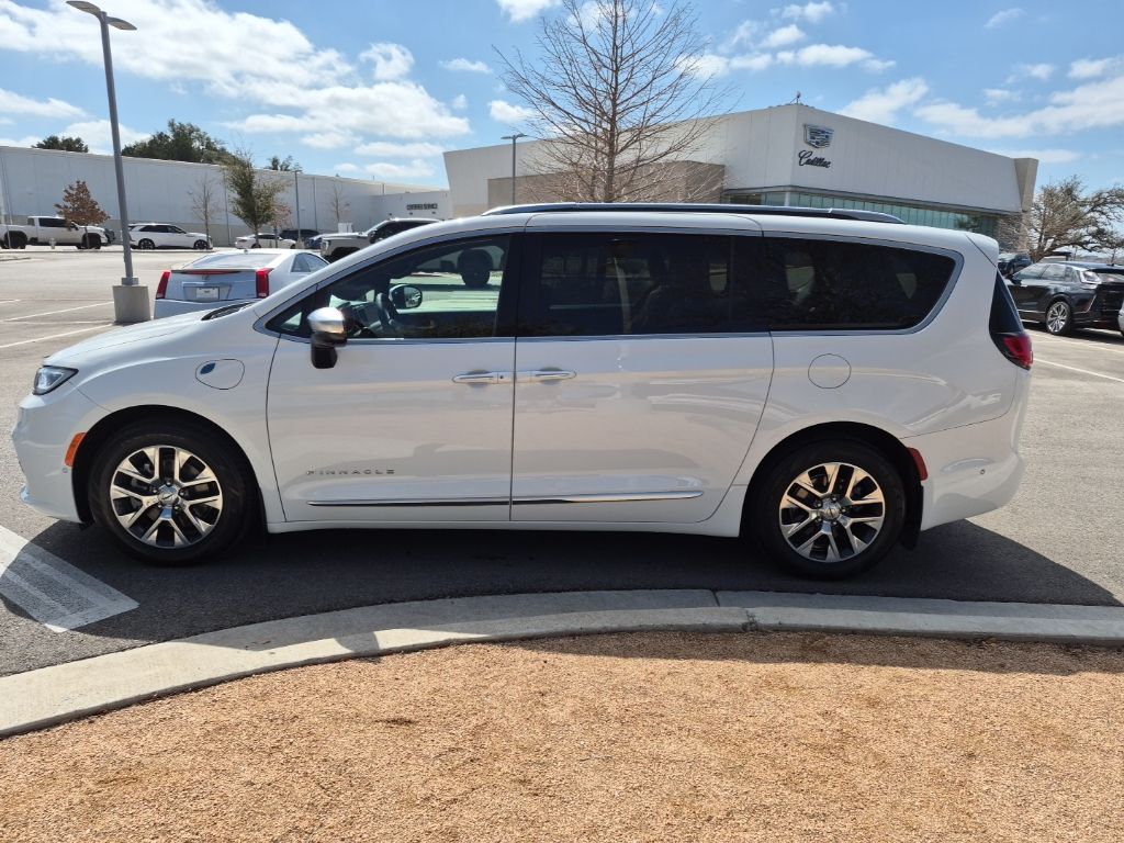 Used Car 2023 Chrysler Pacifica Hybrid  Pinnacle For Sale Under $35,000 In Austin, Texas