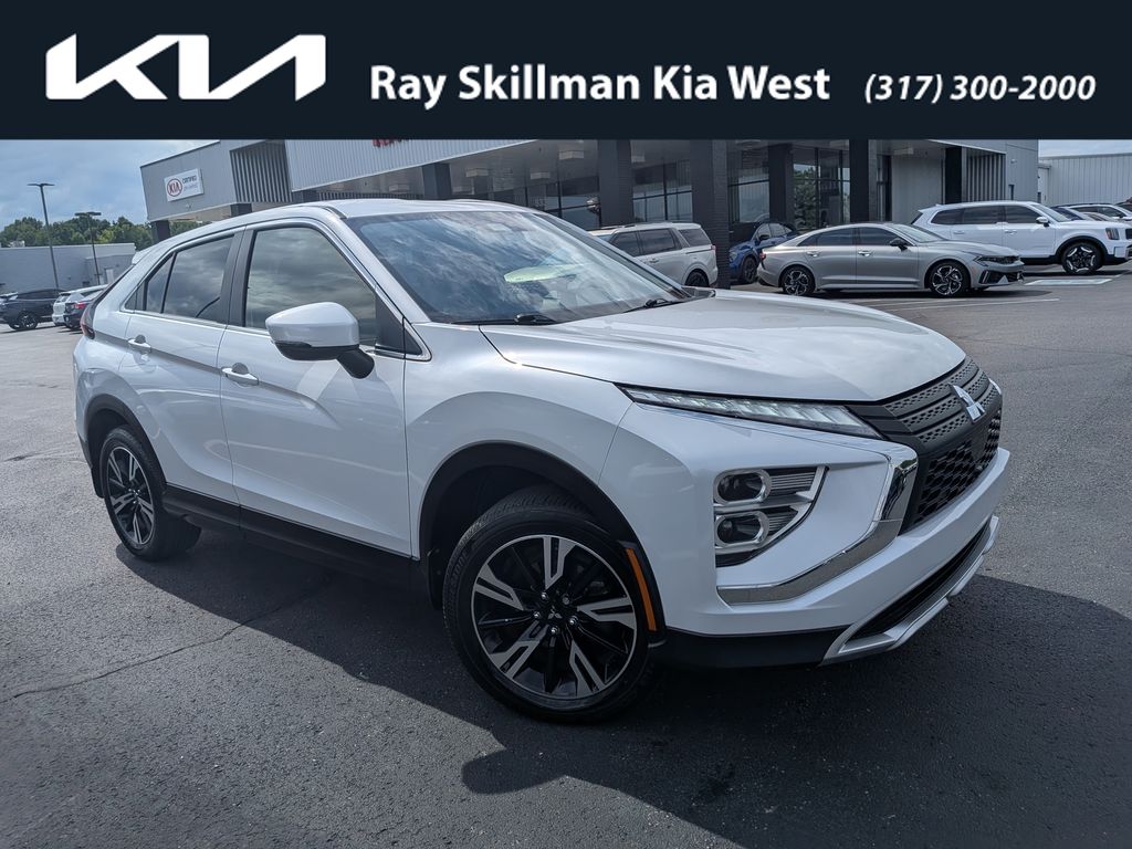 2024 Mitsubishi Eclipse Cross SE's photo