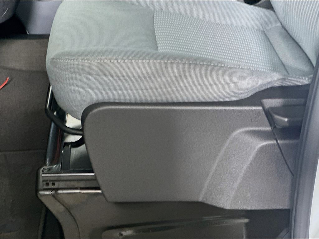 Used 2015 White Ford XLT image 21