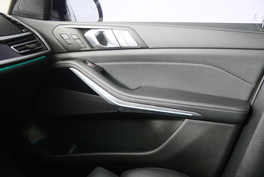 Thumbnail: 2021 BMW X7 - 30