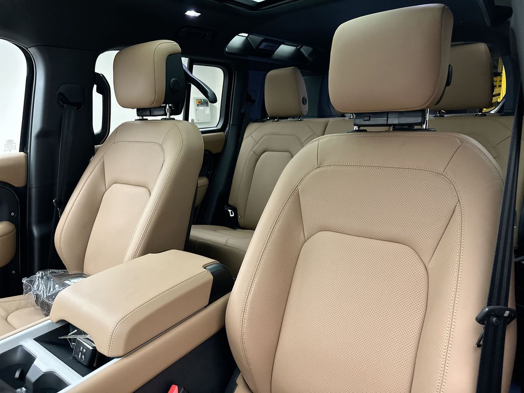 Thumbnail: 2026 Land Rover Defender - 10