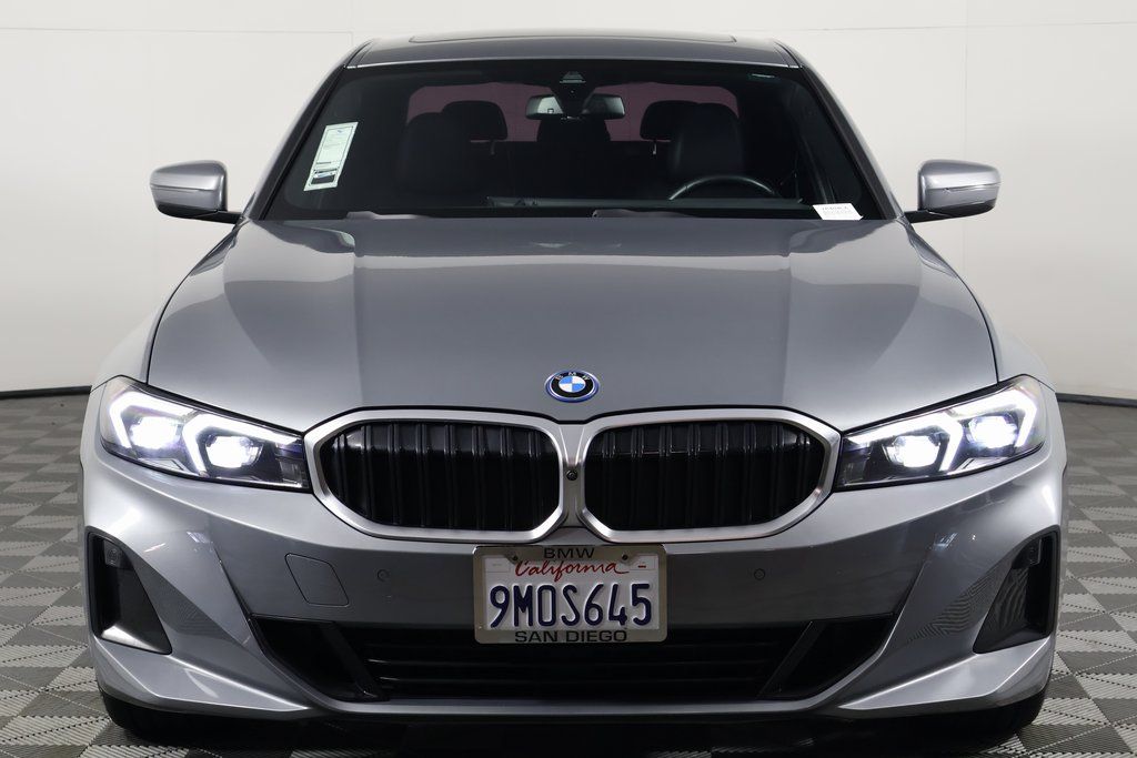 Thumbnail: 2024 BMW 3 Series - 2