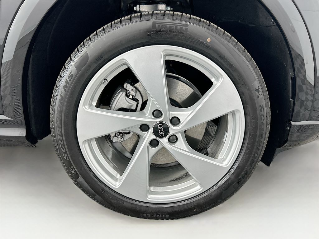 Thumbnail: 2025 Audi Q5 - 31