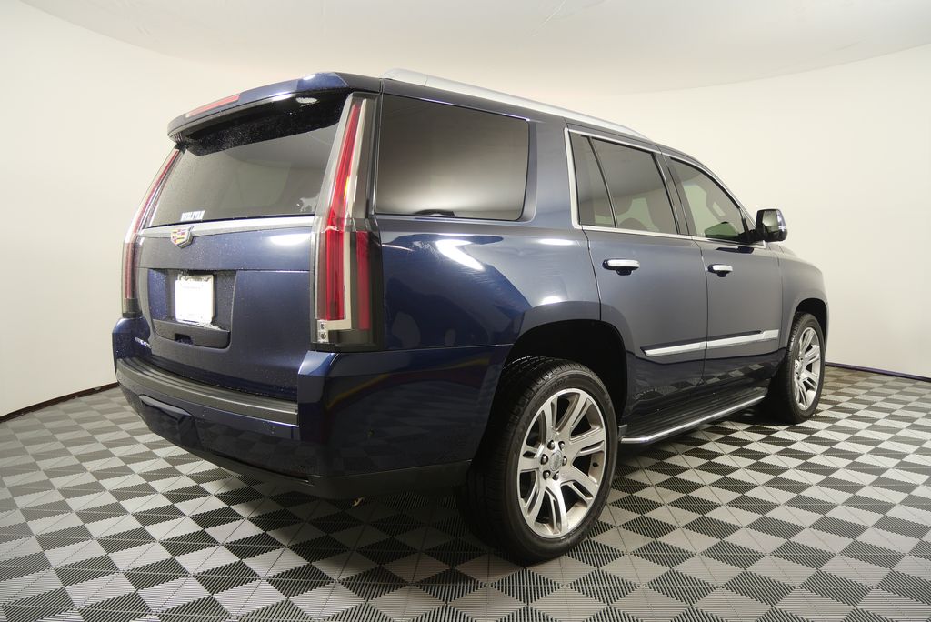 Thumbnail: 2020 Cadillac Escalade - 3