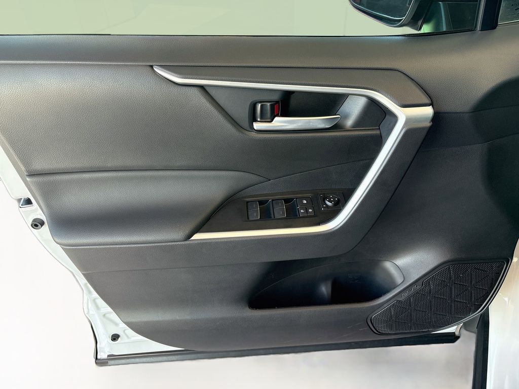 Thumbnail: 2025 Toyota RAV4 - 23