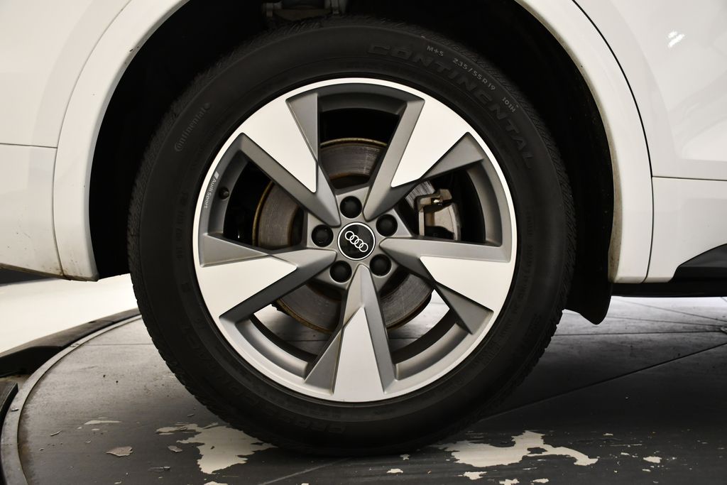 Thumbnail: 2020 Audi Q5 - 15