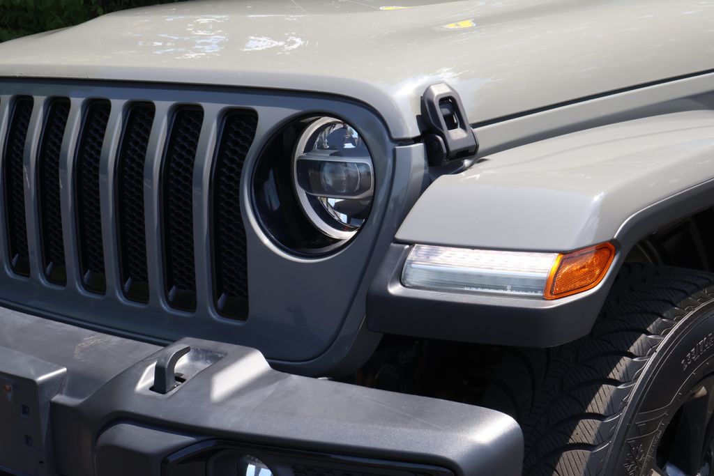 Thumbnail: 2021 Jeep Wrangler - 3