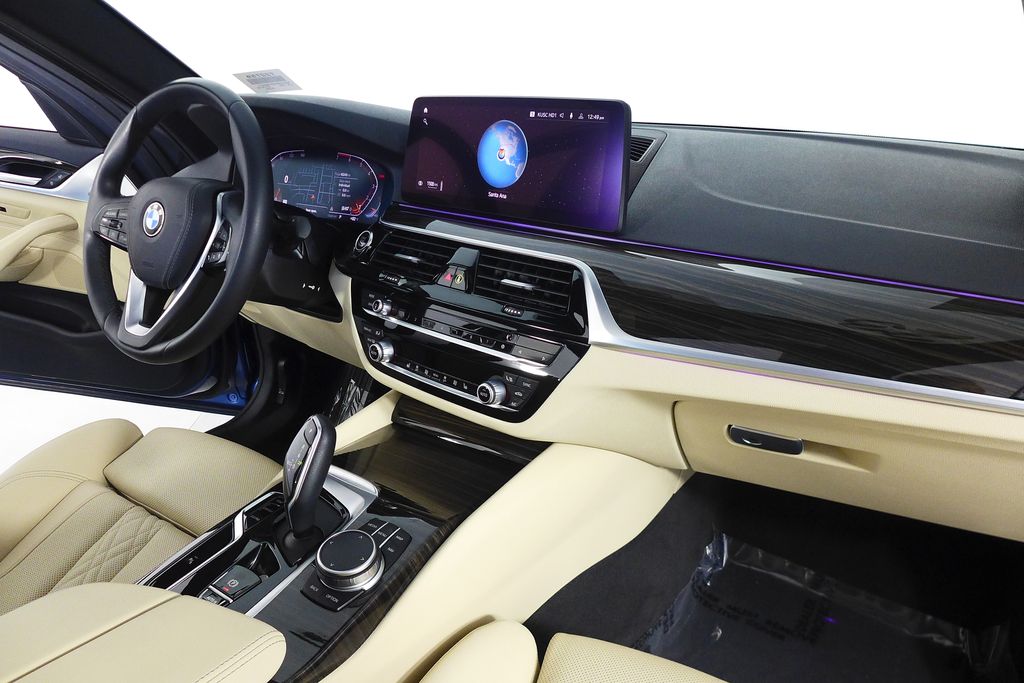 Thumbnail: 2023 BMW 5 Series - 13