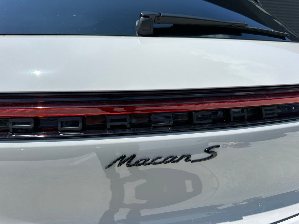 Thumbnail: 2025 Porsche Macan - 12