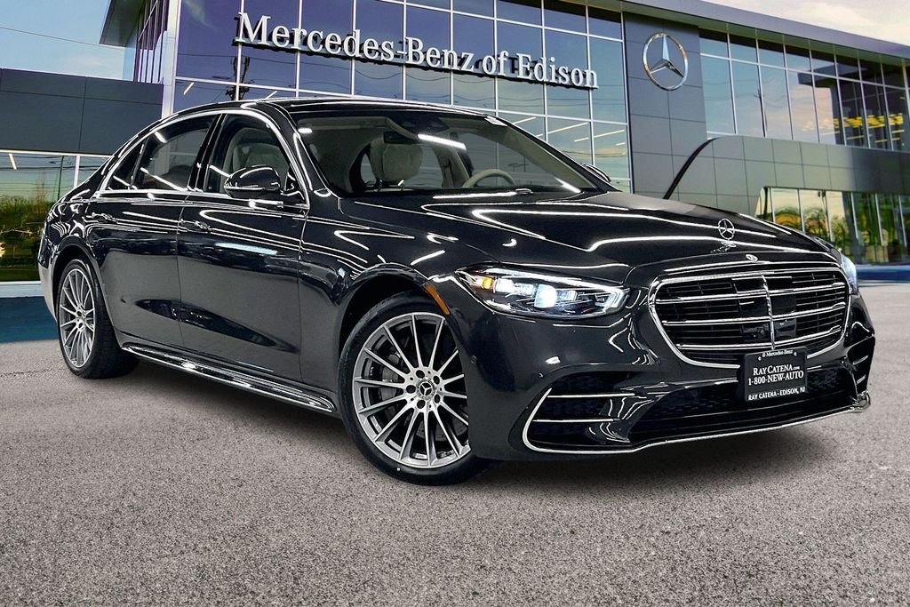 Graphite Gray Metallic 2025 Mercedes-Benz S-Class S 580e 4MATIC Sedan All-Wheel Drive 9-Speed Automatic