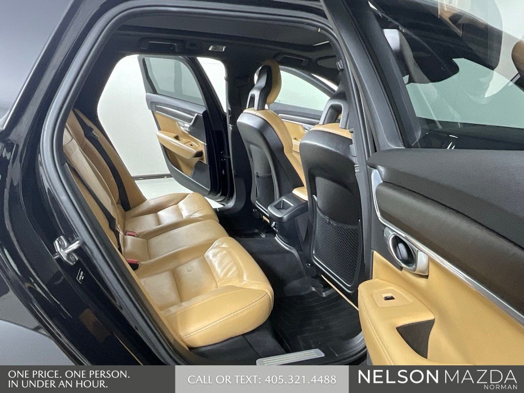 Used 2018 Black Volvo T6 AWD image 16