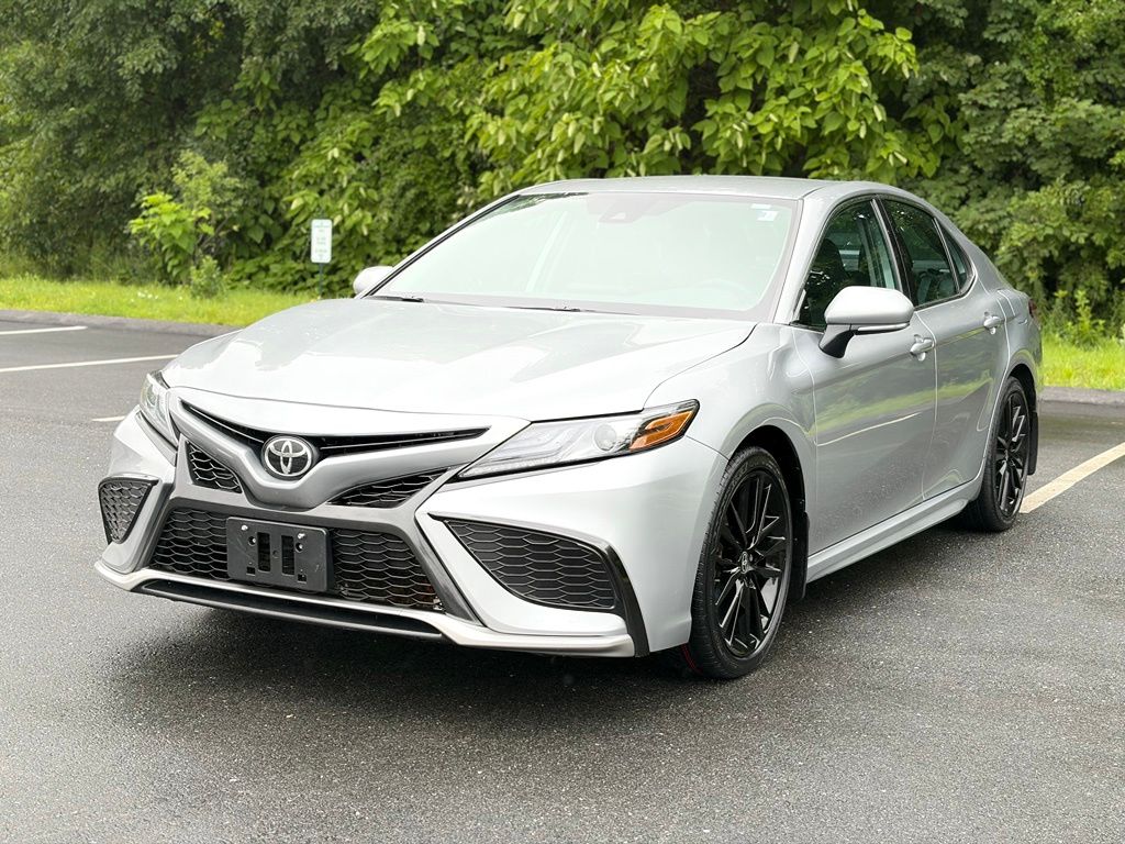 Celestial Silver Metallic 2024 Toyota Camry Sedan Front-Wheel Drive 8-Speed Automatic